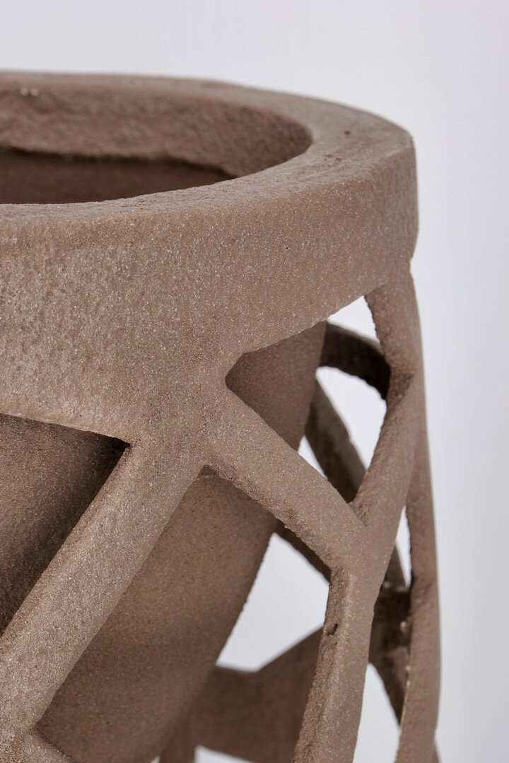 P.VASO CARVES TO MARRONE H91